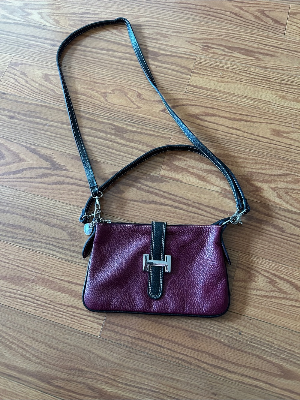 Vera Pelle Burgundy and Black Leather Crossbody